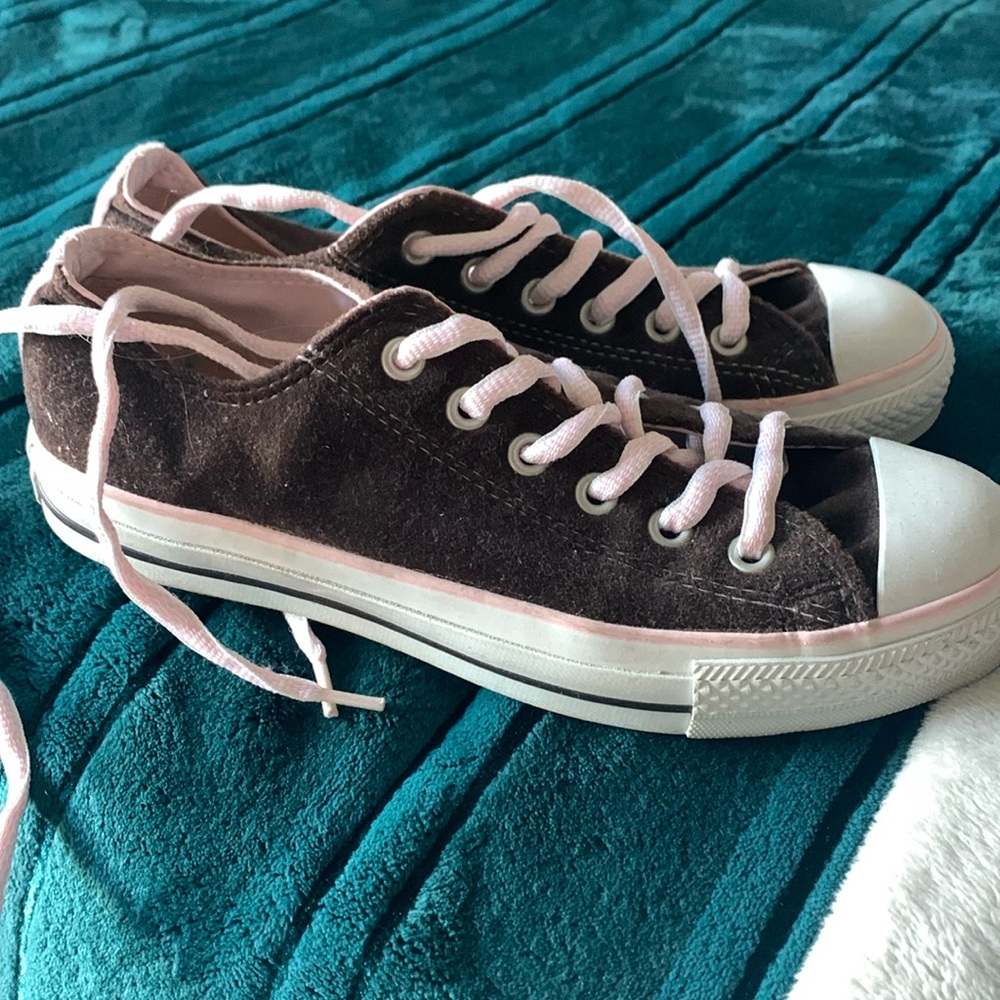 Women’s Converse All Star Brown and Light Pink Curduroy Low Top W 7